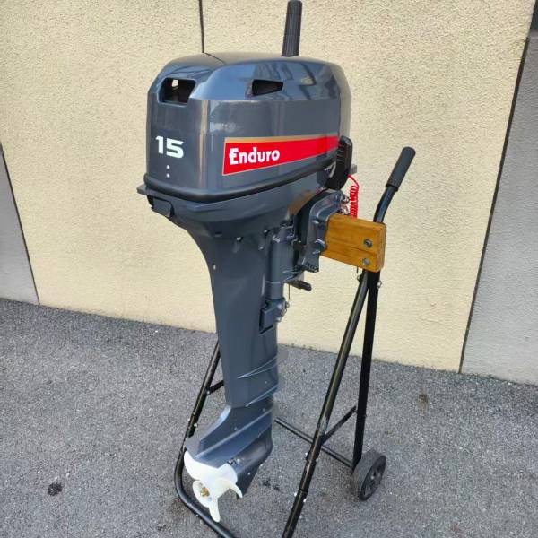 15 HP Yamaha 2 Stroke Boat Engine