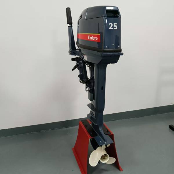 Yamaha Enduro Outboard Motor 25 HP